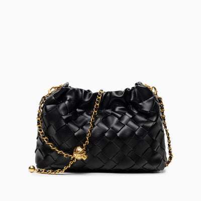 Geflochtene Wolken-Schultertasche mit Goldkette
