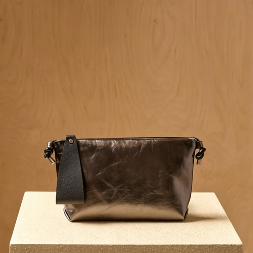 Metallischer Umhängetasche mit Armband und verstellbarem Gurt